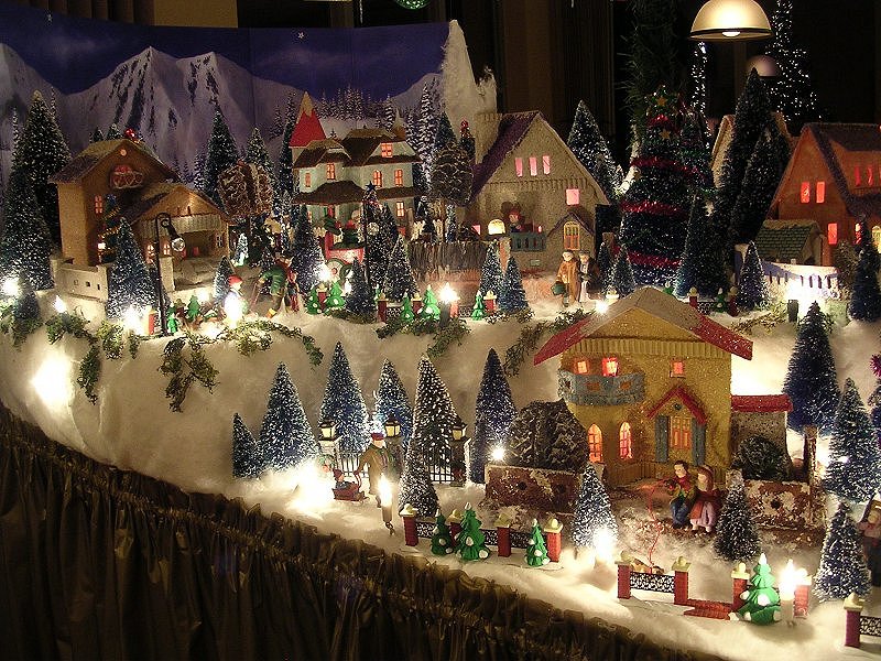 2012 Christmas Village 115_800.jpg