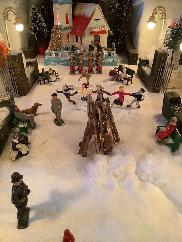 IMG_0059  bonfire  resized.jpg