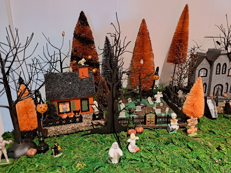 Halloween Village 4.jpg