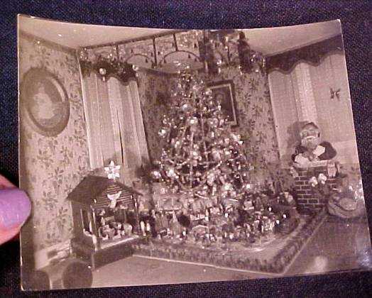 1930 Christmas tree and putz