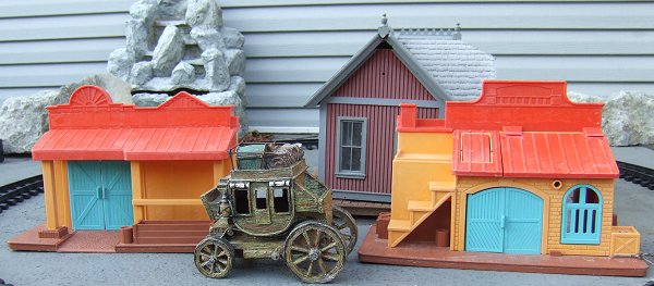 Trust me, it didn't look this nice when I offered a dollar for it at the church garage sale.  Amazing what soaking and scraping off ruined graphics will do for one of these.