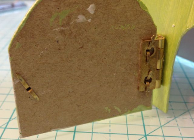 Inside view of door hinge cc.jpg