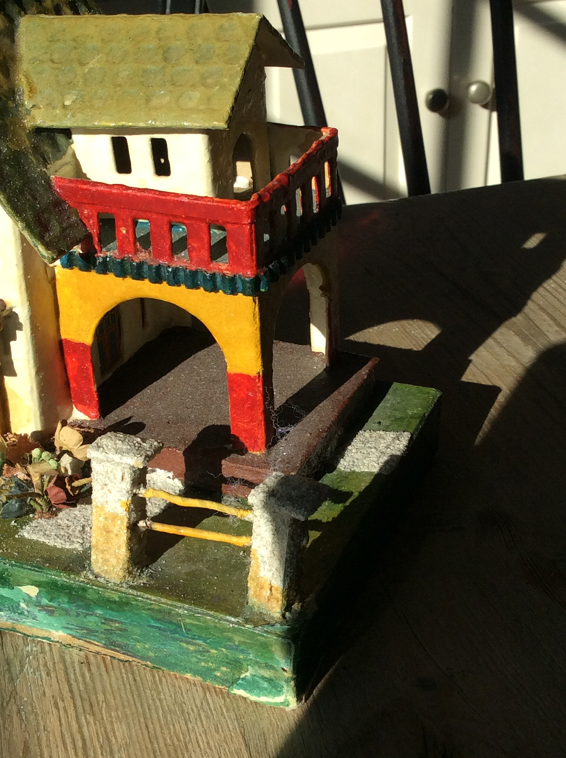 lakkie fence detail close up resized.jpg