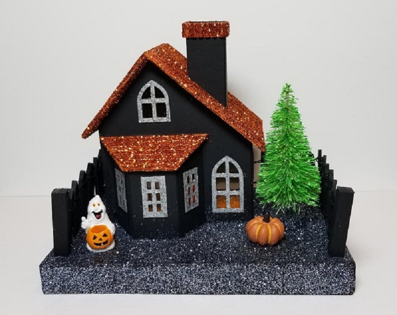 halloween house front.jpg